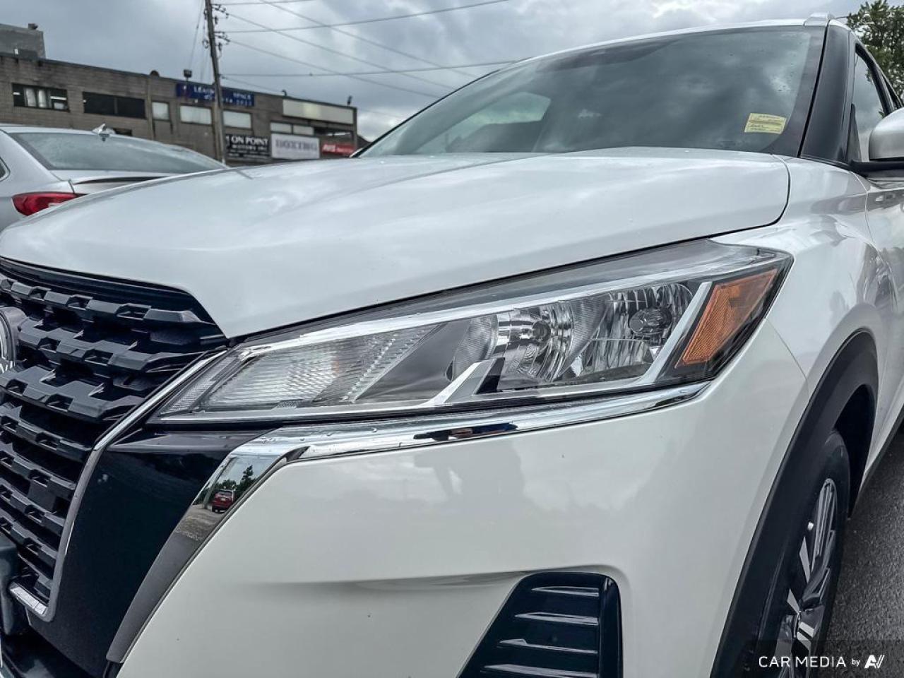 2022 Nissan Kicks SV BACKUP CAM   BLUETOOTH   HTD SEATS   KEYLESS EN Photo
