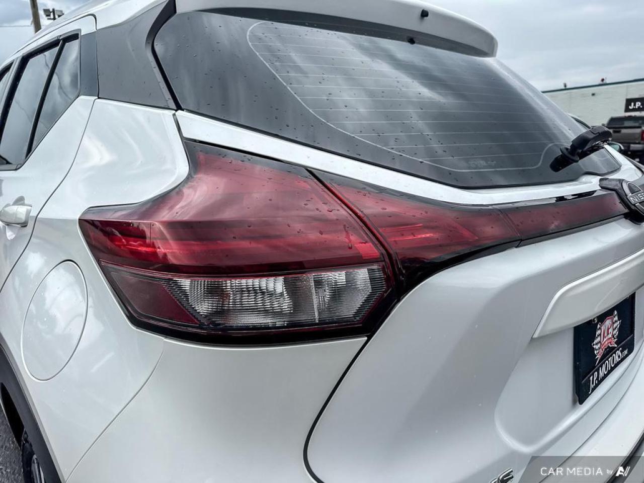 2022 Nissan Kicks SV BACKUP CAM   BLUETOOTH   HTD SEATS   KEYLESS EN Photo