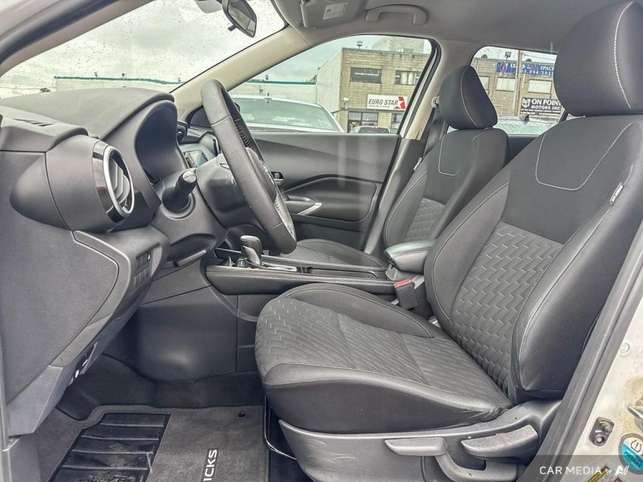 2022 Nissan Kicks SV BACKUP CAM   BLUETOOTH   HTD SEATS   KEYLESS EN Photo