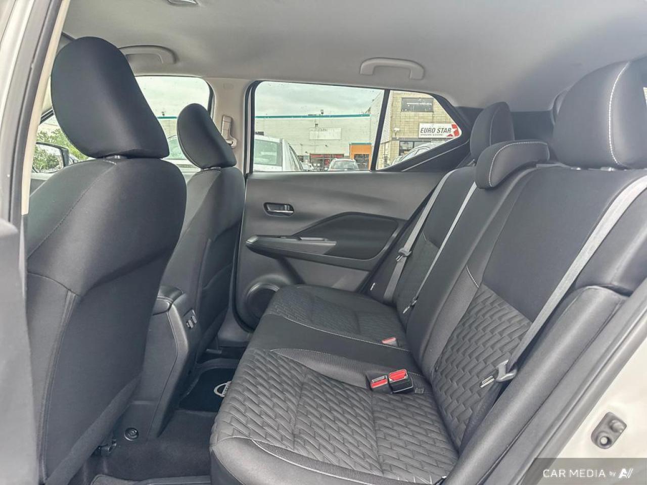 2022 Nissan Kicks SV BACKUP CAM   BLUETOOTH   HTD SEATS   KEYLESS EN Photo