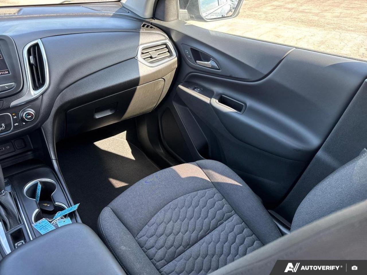 2020 Chevrolet Equinox LT BACKUP CAM   BLUETOOTH   HTD SEATS   KEYLESS EN Photo