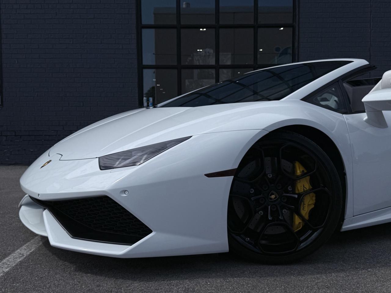 2018 Lamborghini Huracan Spyder LP610-4 HURACAN SPYDER Photo2