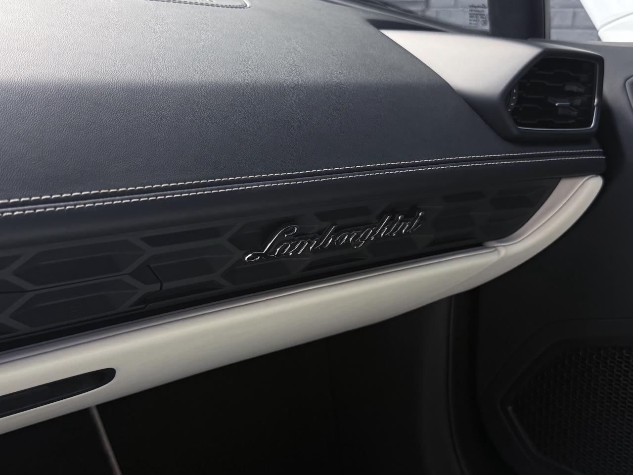 2018 Lamborghini Huracan Spyder LP610-4 HURACAN SPYDER Photo