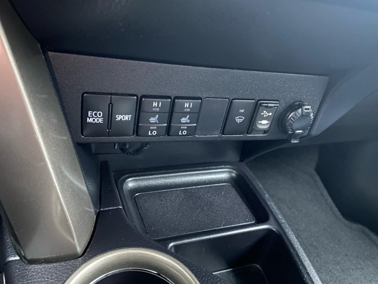 2015 Toyota RAV4 AWD 4dr Limited Photo