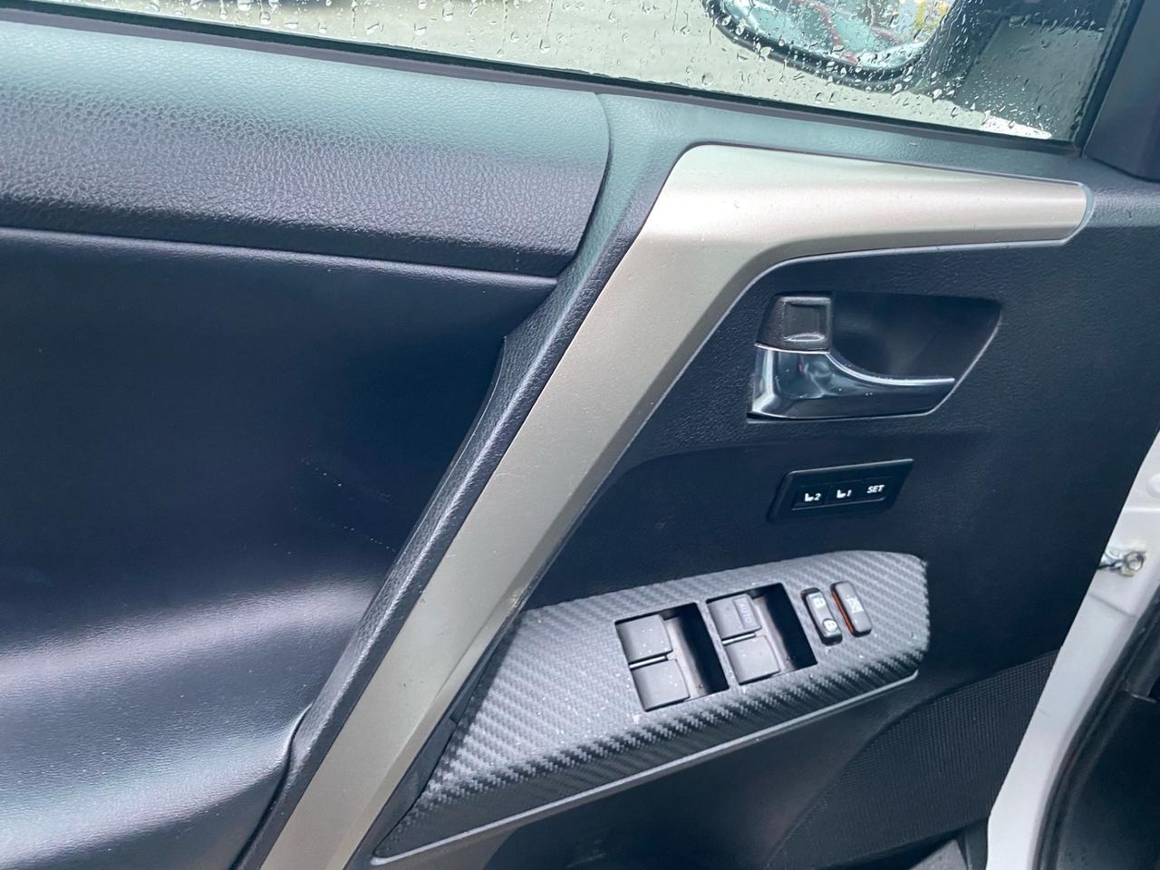 2015 Toyota RAV4 AWD 4dr Limited Photo