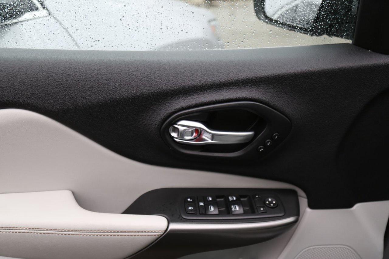 2019 Jeep Cherokee Limited Photo