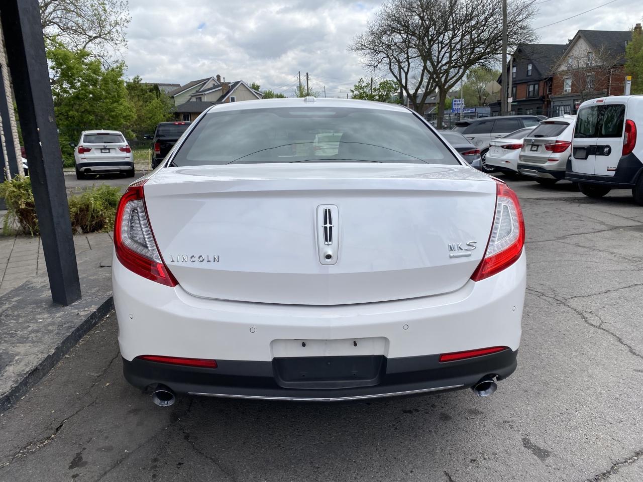 2013 Lincoln MKS 4dr Sdn 3.5L AWD EcoBoost Photo3