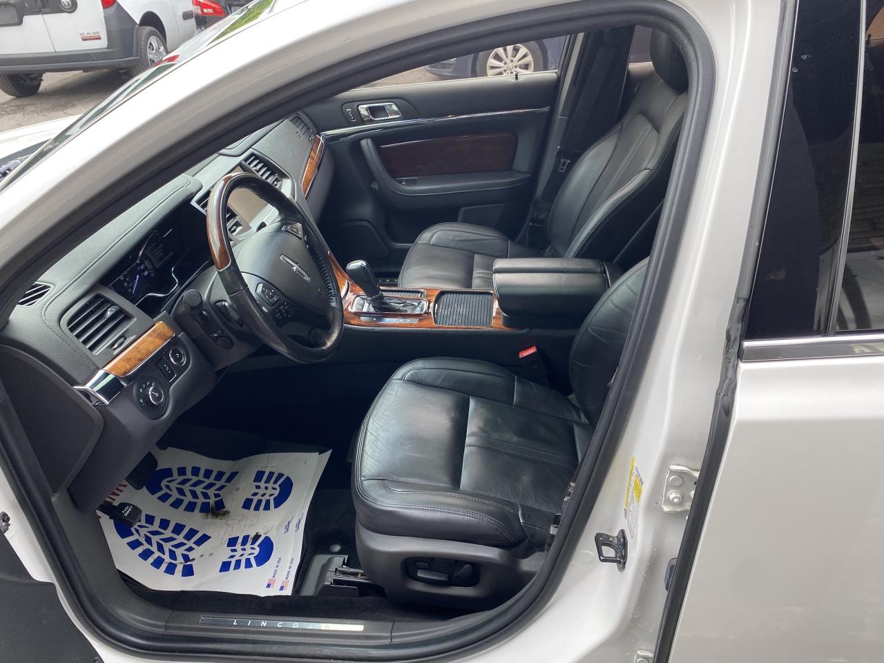 2013 Lincoln MKS 4dr Sdn 3.5L AWD EcoBoost Photo