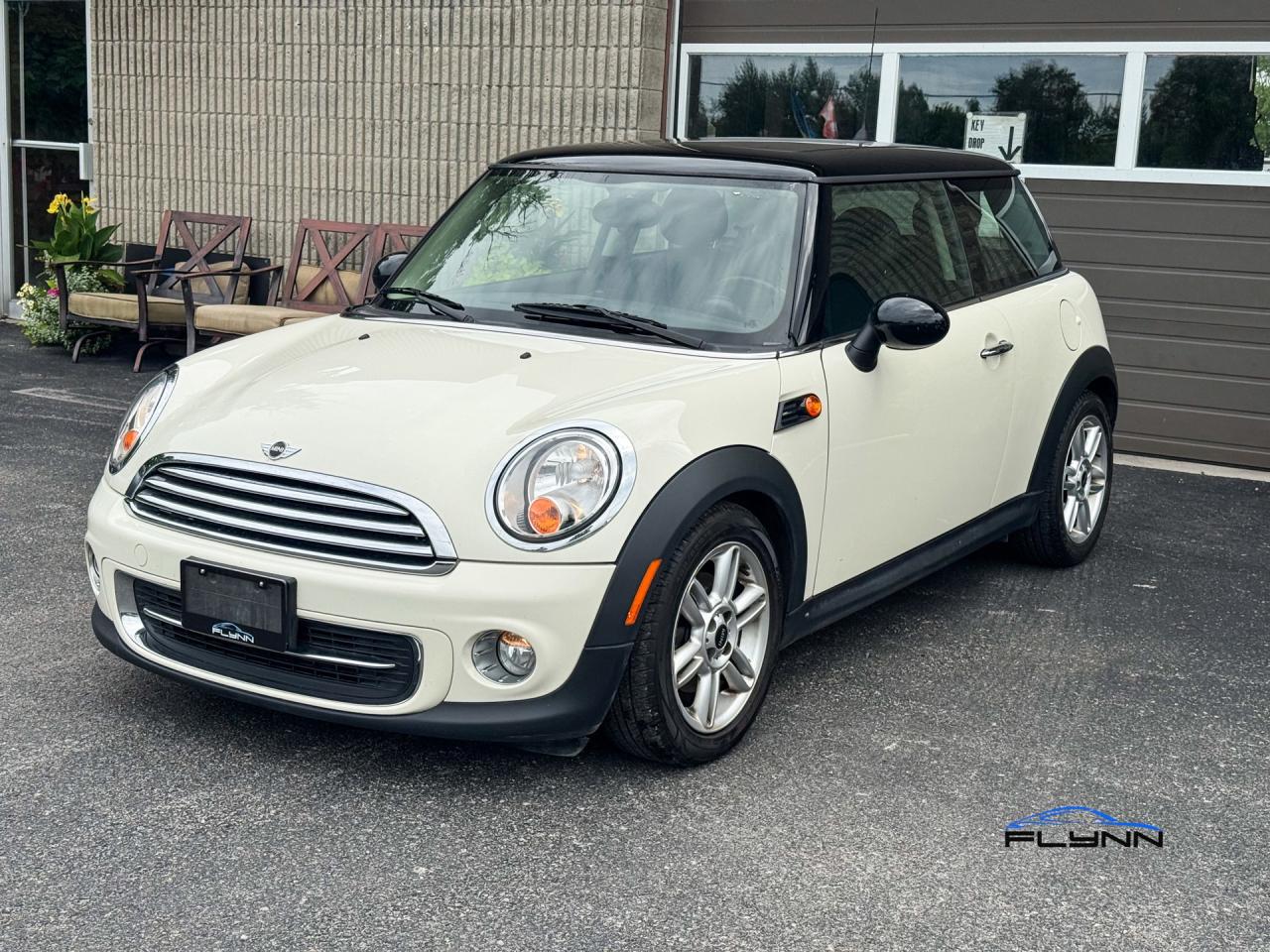 2011 MINI Cooper Base One Owner, Service History Photo2