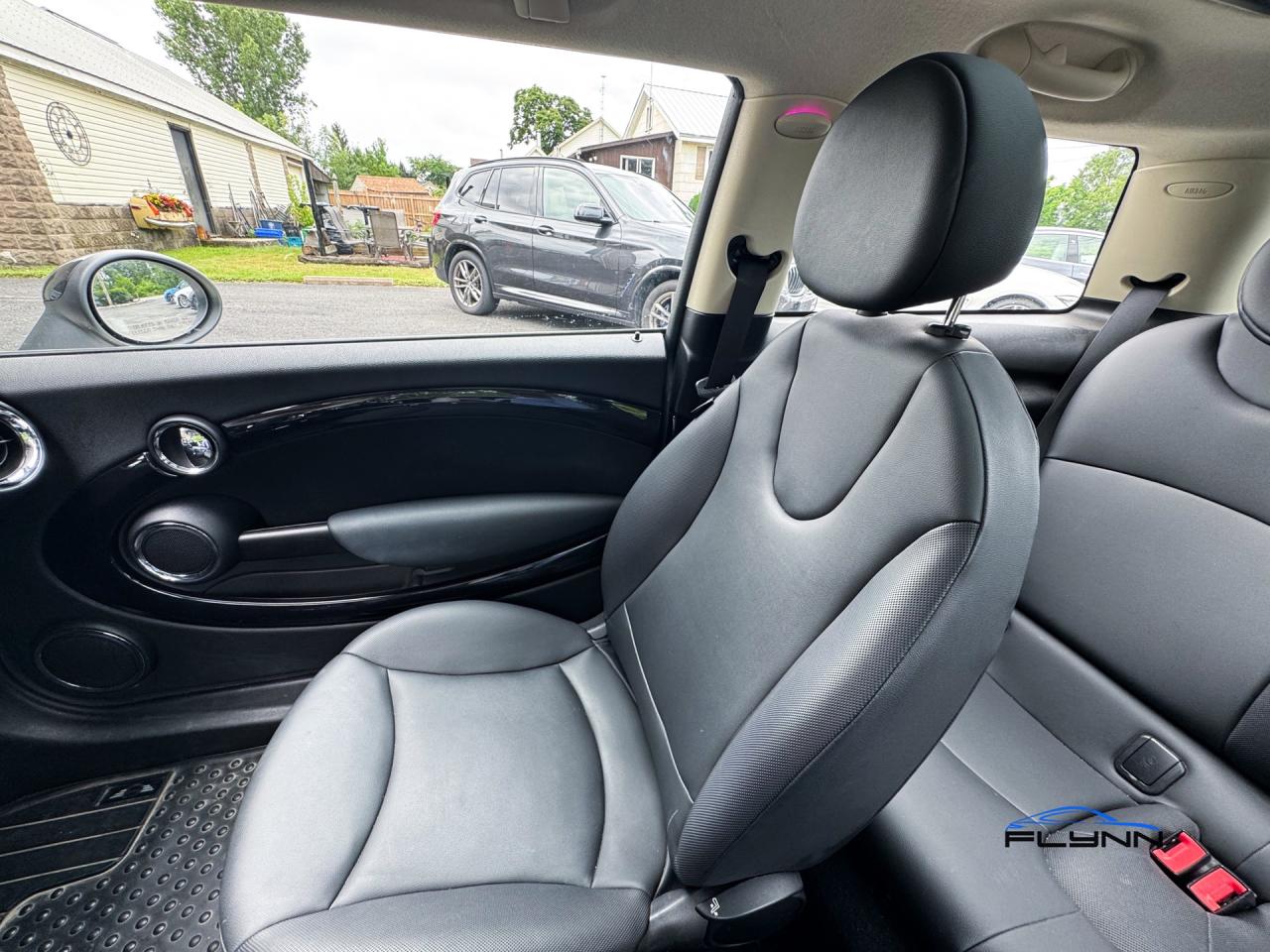 2011 MINI Cooper Base One Owner, Service History Photo