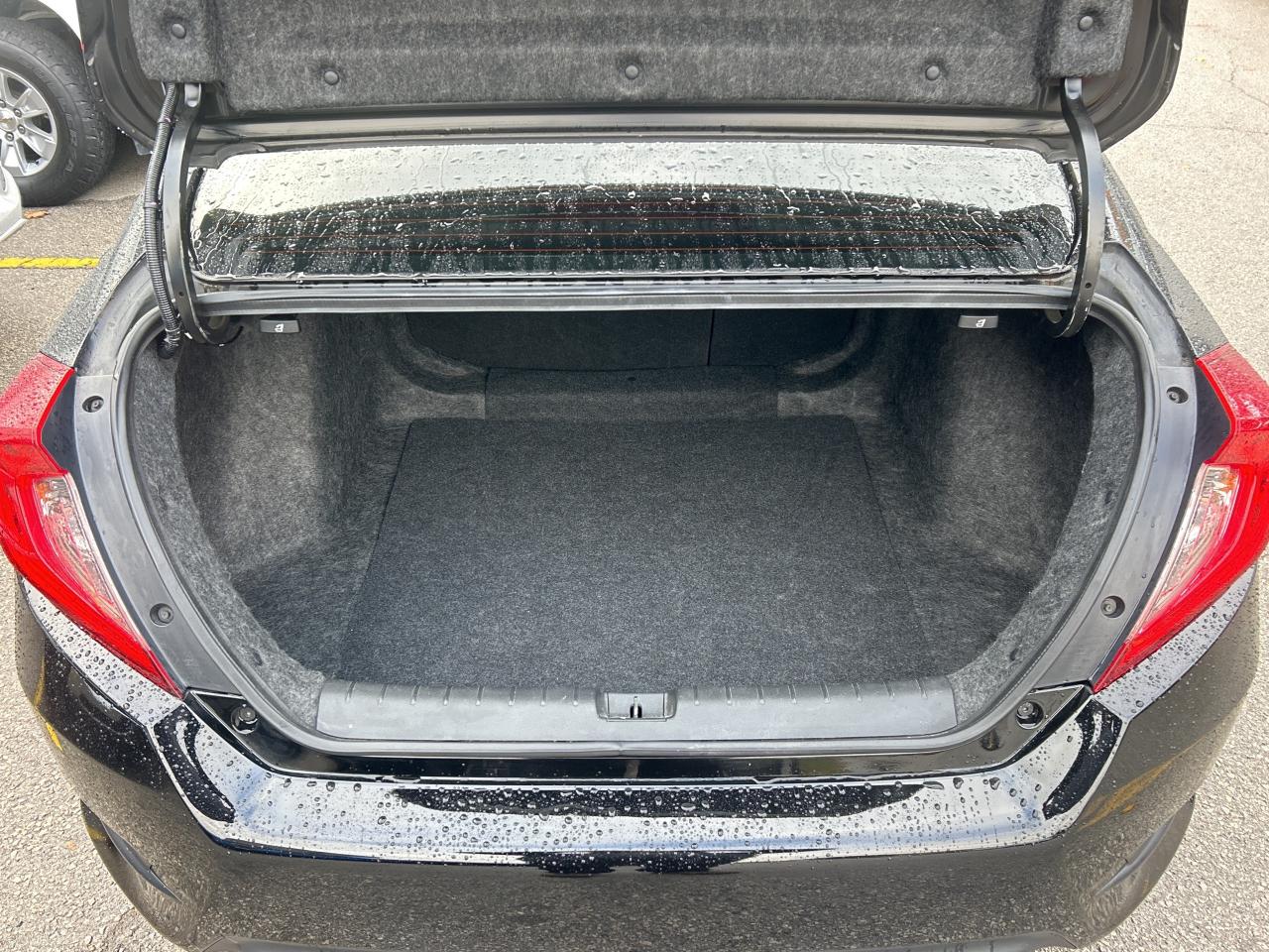 2018 Honda Civic Sedan TOURING,NAVI,SUNROOF, ADAPTIVE CRUISE , CARPLAY Photo