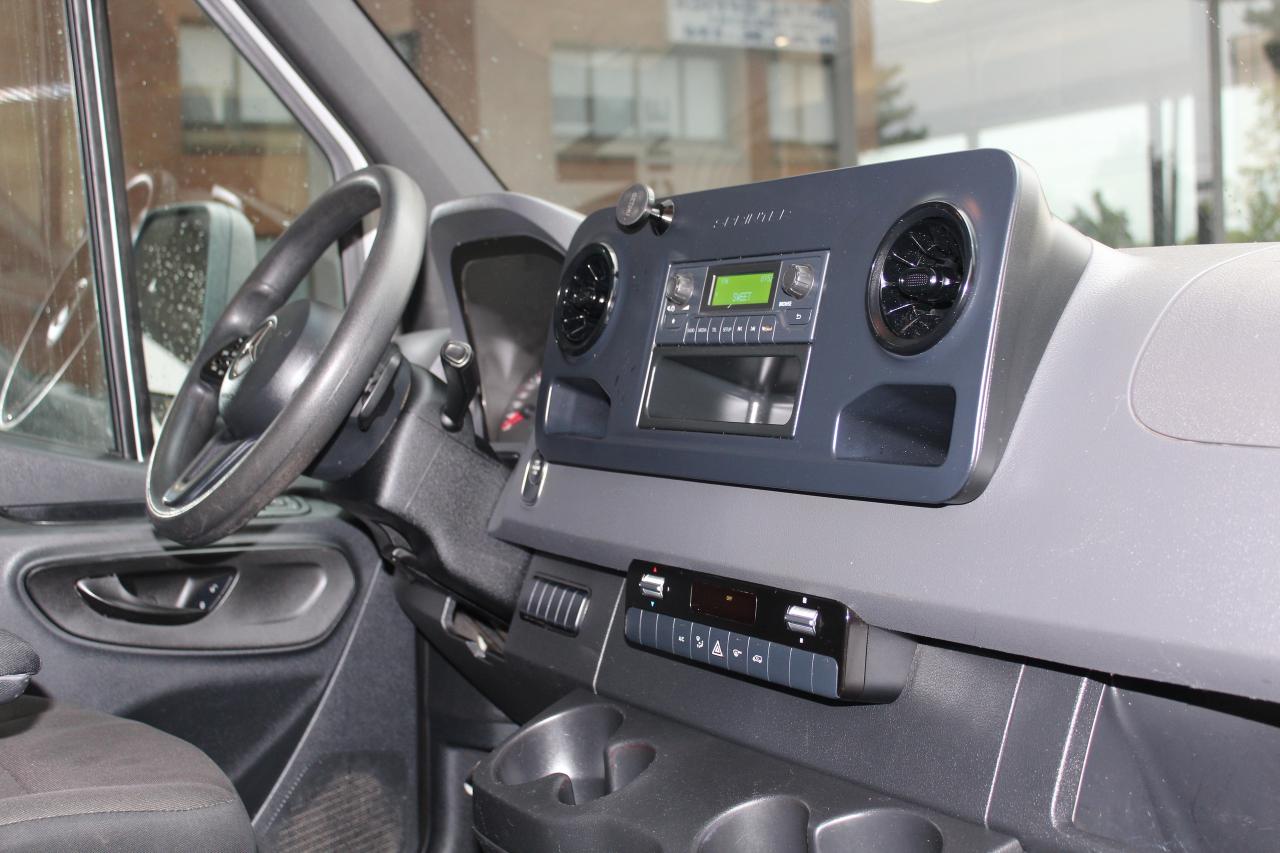 2019 Mercedes-Benz Sprinter 3500 3500 - "16 FT CUBEBOX" - "3.0L DIESEL" Photo