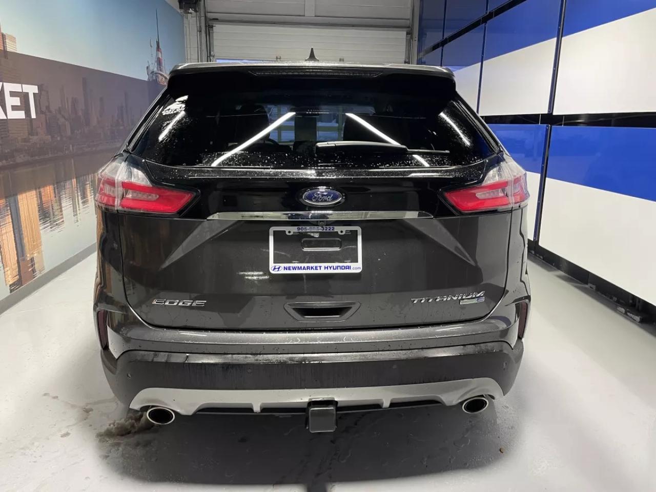 2020 Ford Edge Titanium Photo4