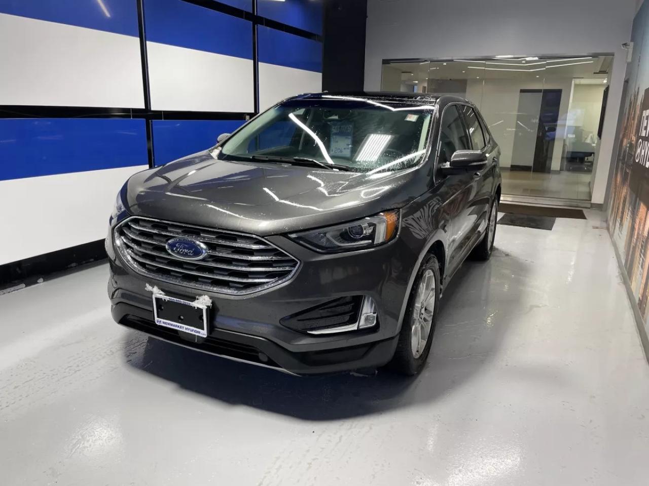 2020 Ford Edge Titanium Photo2