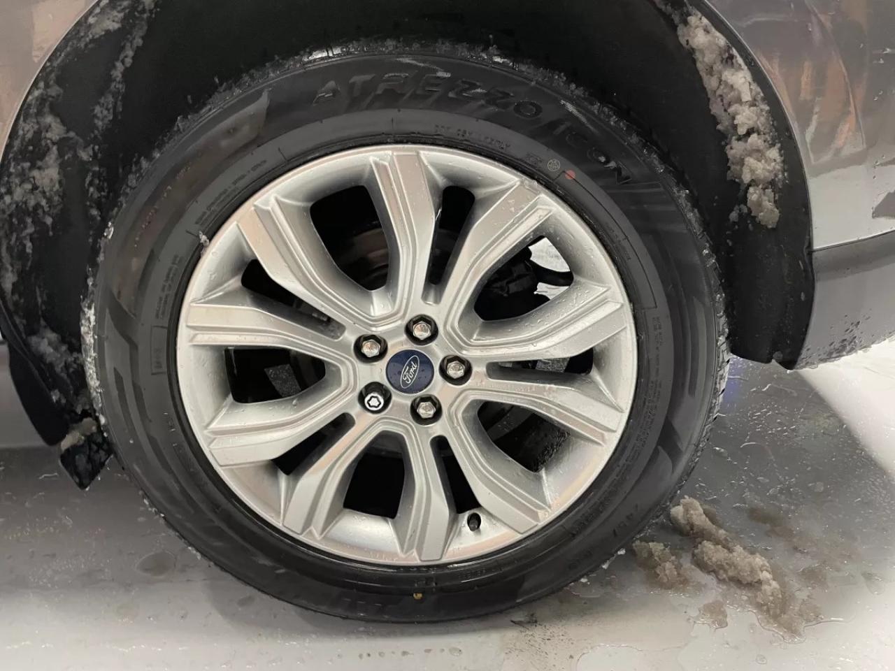 2020 Ford Edge Titanium Photo