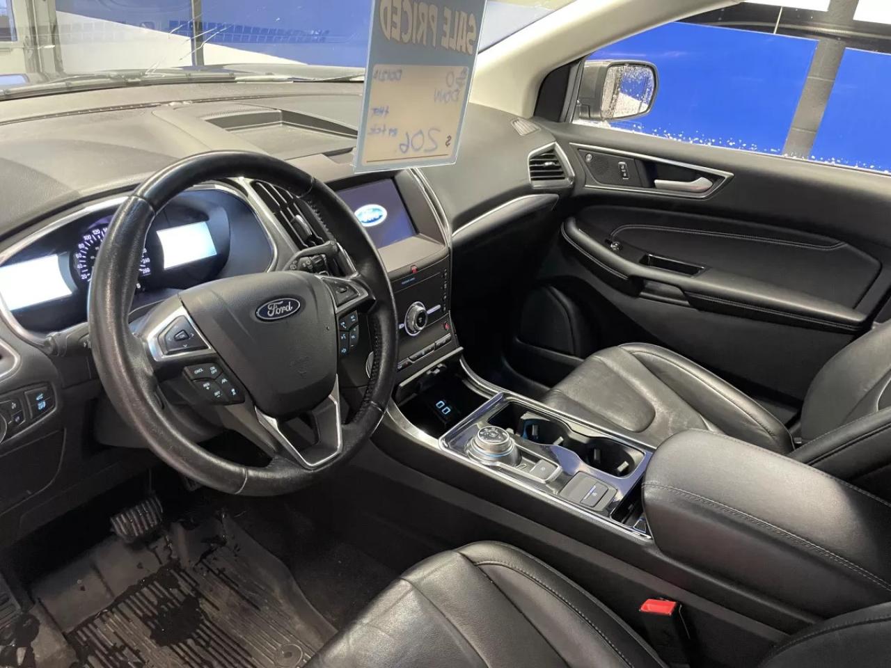 2020 Ford Edge Titanium Photo