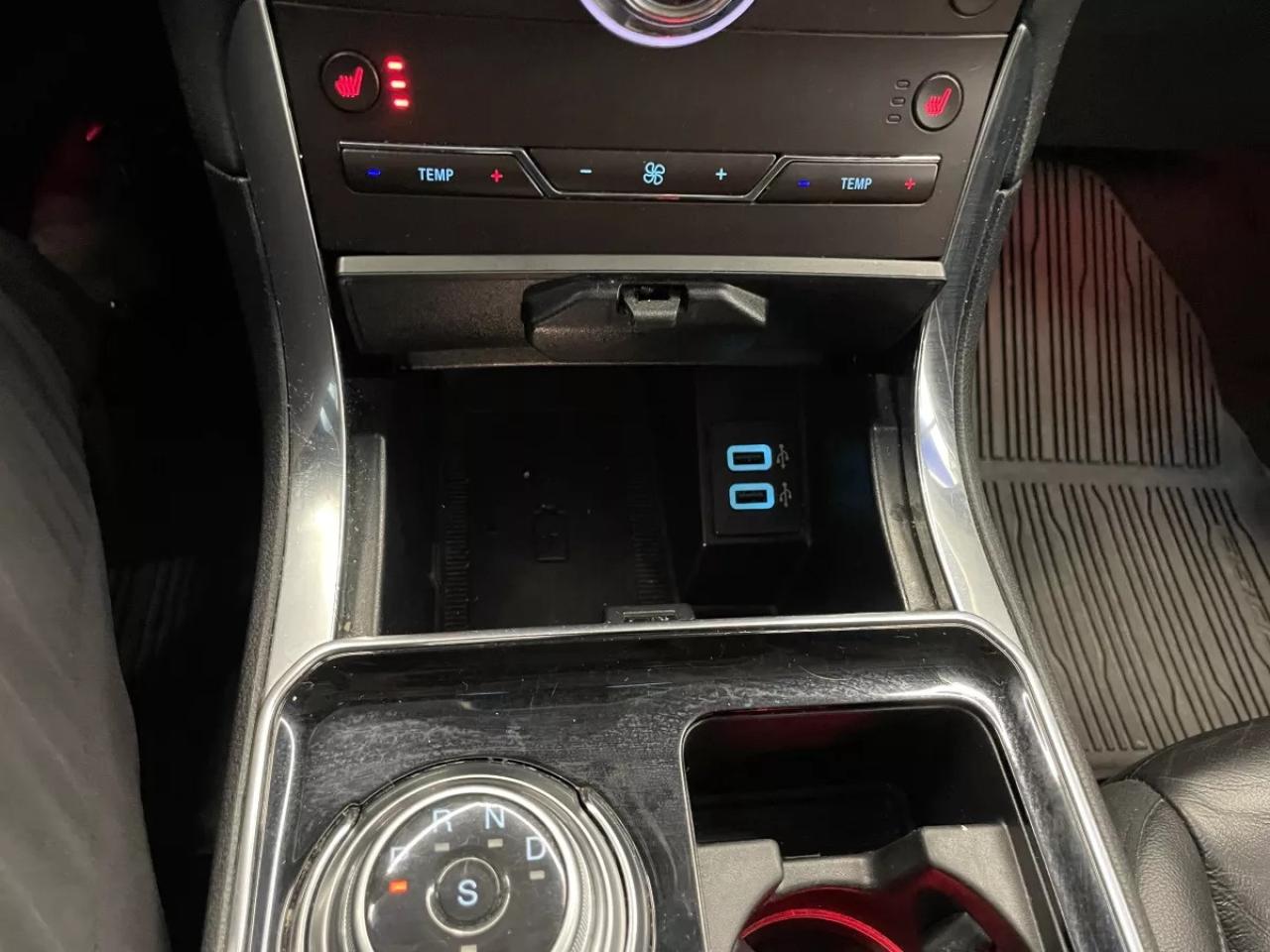 2020 Ford Edge Titanium Photo