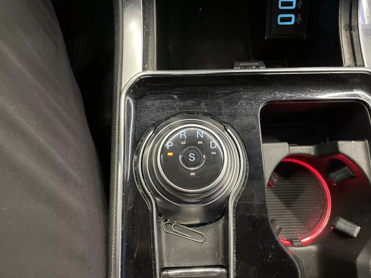 2020 Ford Edge Titanium Photo