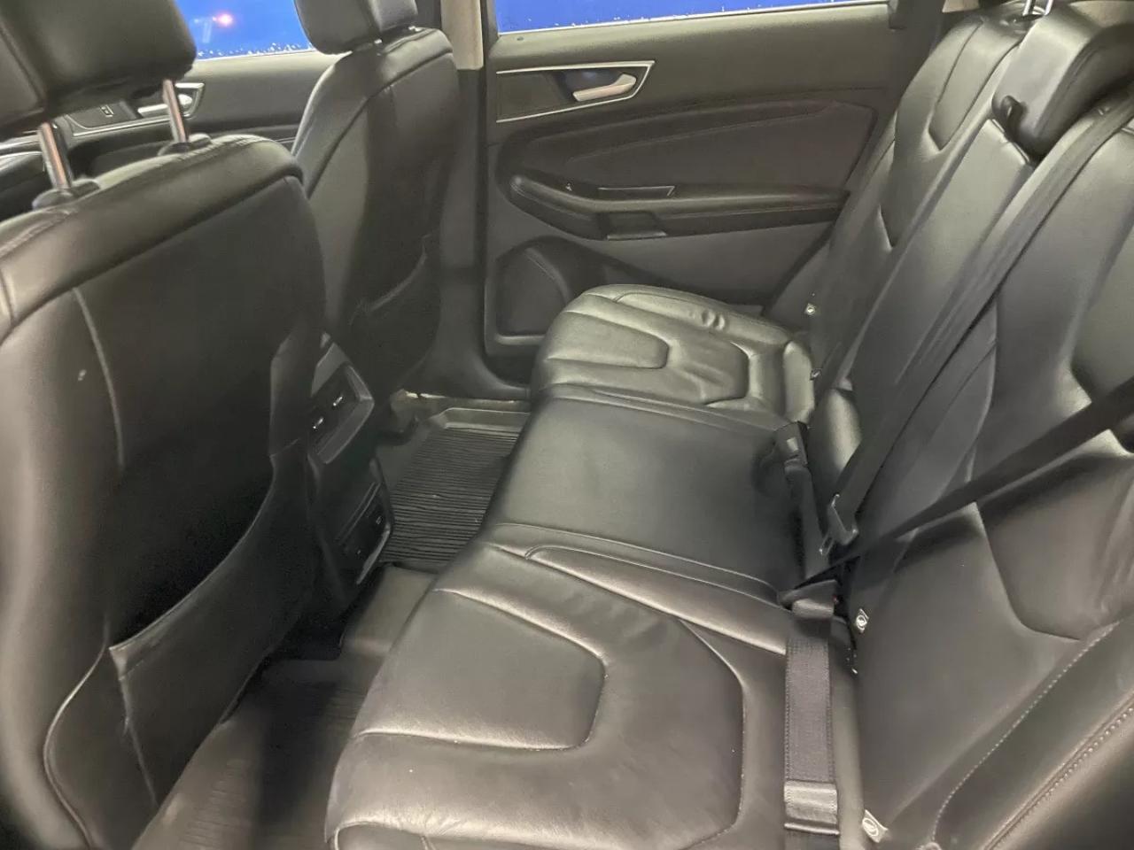 2020 Ford Edge Titanium Photo