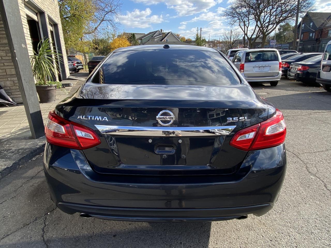 2017 Nissan Altima 4DR SDN V6 CVT 3.5 SL Photo3