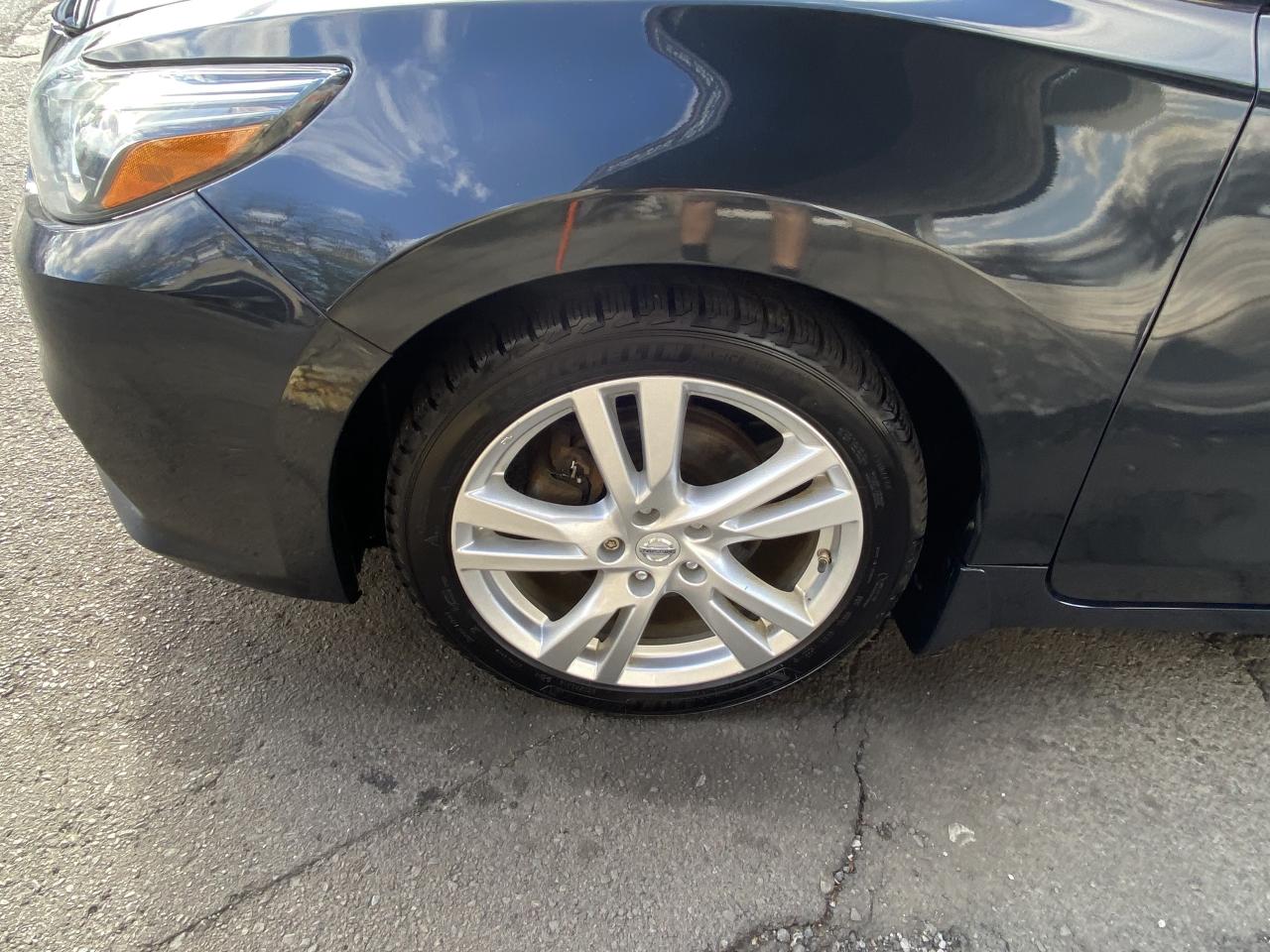 2017 Nissan Altima 4DR SDN V6 CVT 3.5 SL Photo