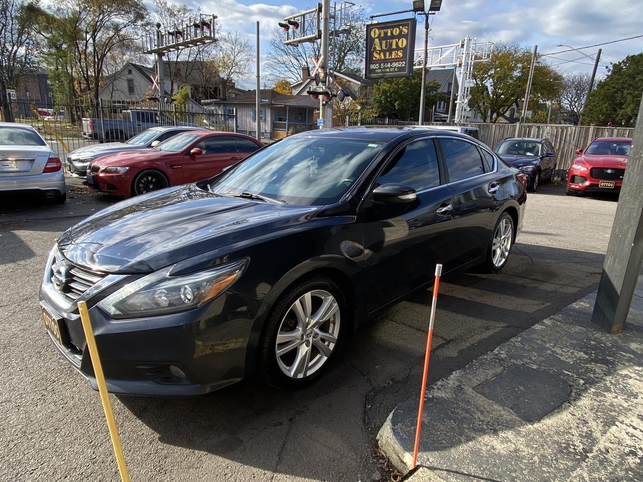 2017 Nissan Altima 4DR SDN V6 CVT 3.5 SL Photo