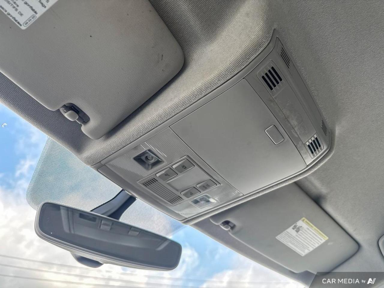 2020 Volkswagen Tiguan Comfortline BACKUP CAM   BLUETOOTH   HTD SEATS   K Photo