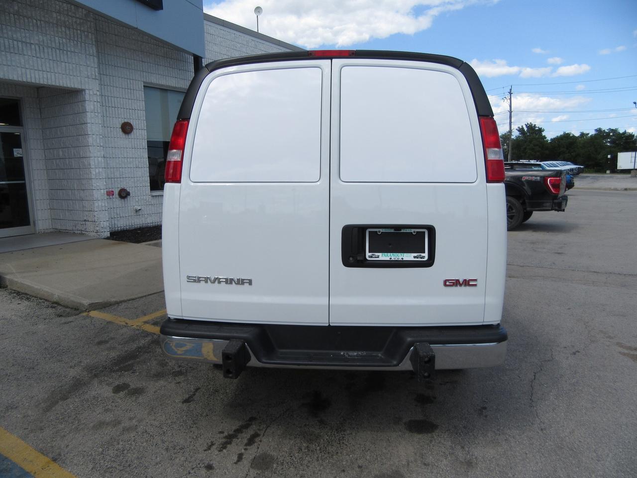 2023 GMC Savana 2500 GAS CARGO VAN WITH EXTENDED WARRANTY Photo3