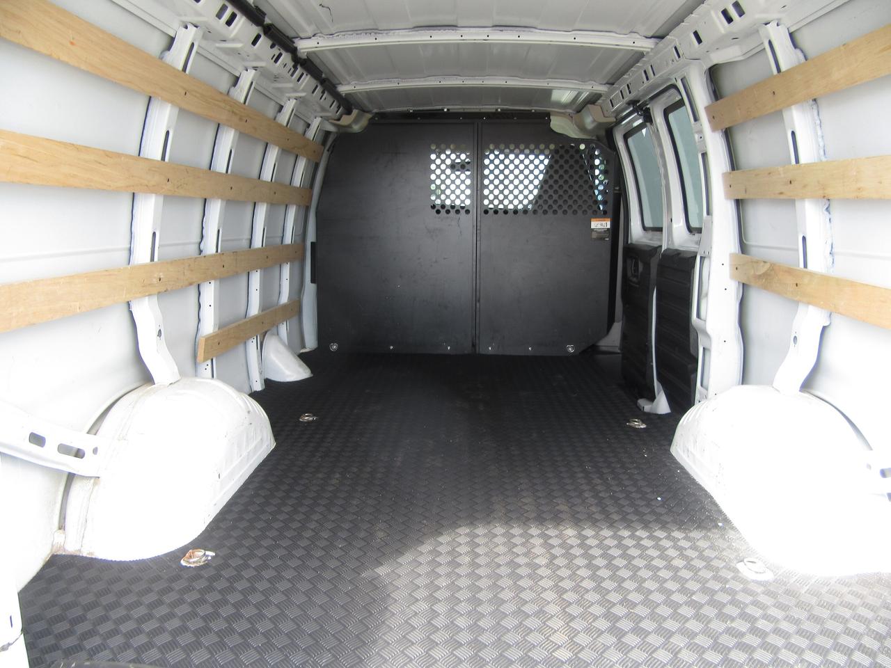 2023 GMC Savana 2500 GAS CARGO VAN WITH EXTENDED WARRANTY Photo