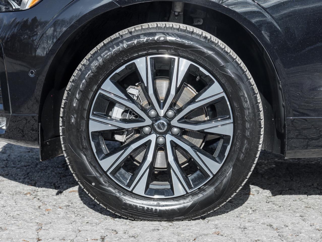 2025 Volvo XC60 B5 AWD Plus Dark Theme  NEARLY NEW  VOLVO CPO Photo3