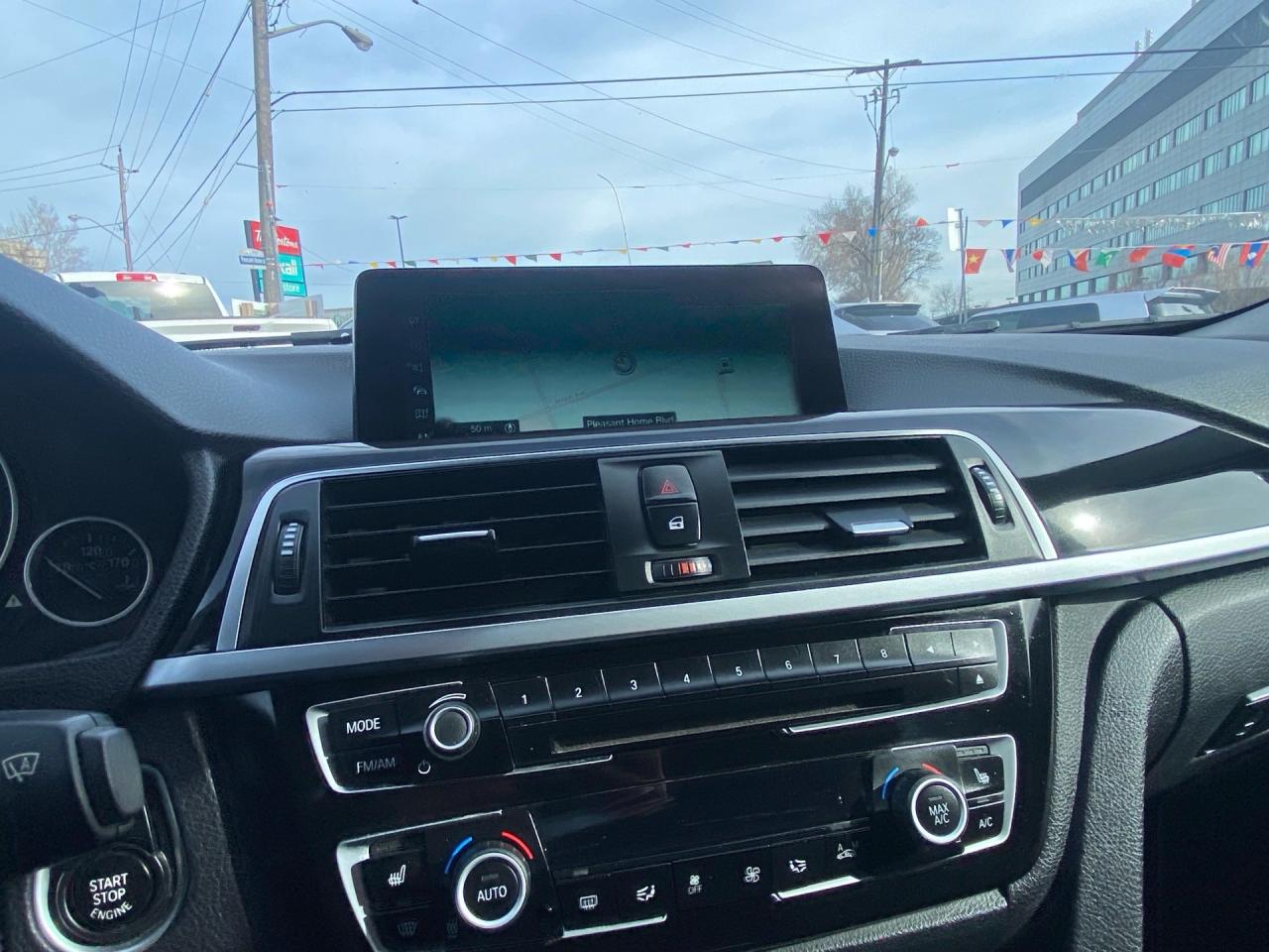 2017 BMW 3 Series 4dr Sdn 320i xDrive AWD Photo