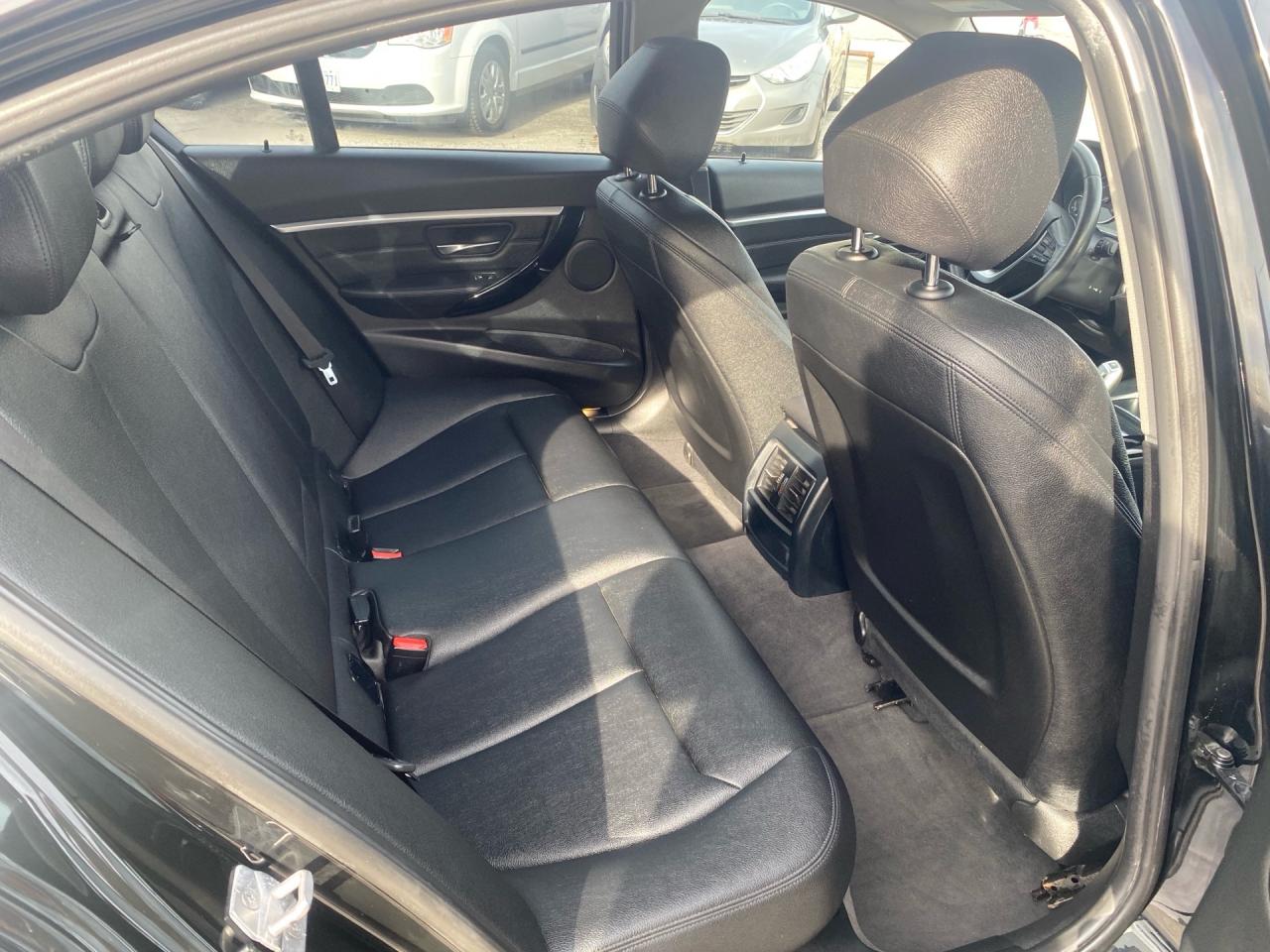 2017 BMW 3 Series 4dr Sdn 320i xDrive AWD Photo