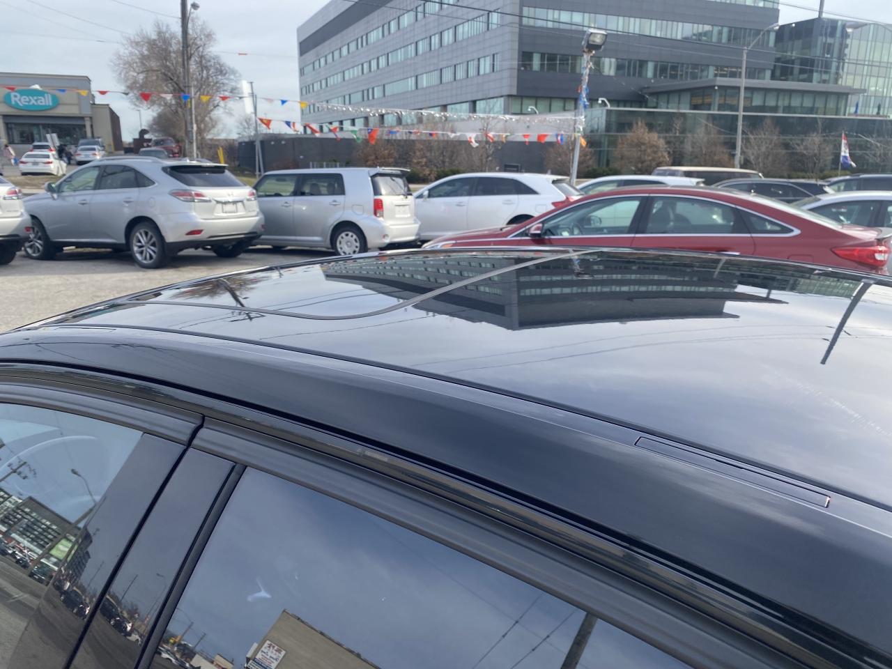 2017 BMW 3 Series 4dr Sdn 320i xDrive AWD Photo