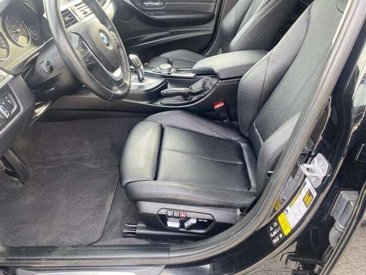 2017 BMW 3 Series 320i xDrive Photo