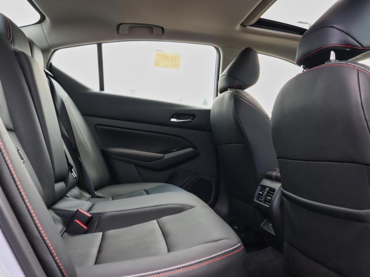 2025 Nissan Altima SR  PREMIUM PACKAGE, SUNROOF, AWD!! Photo