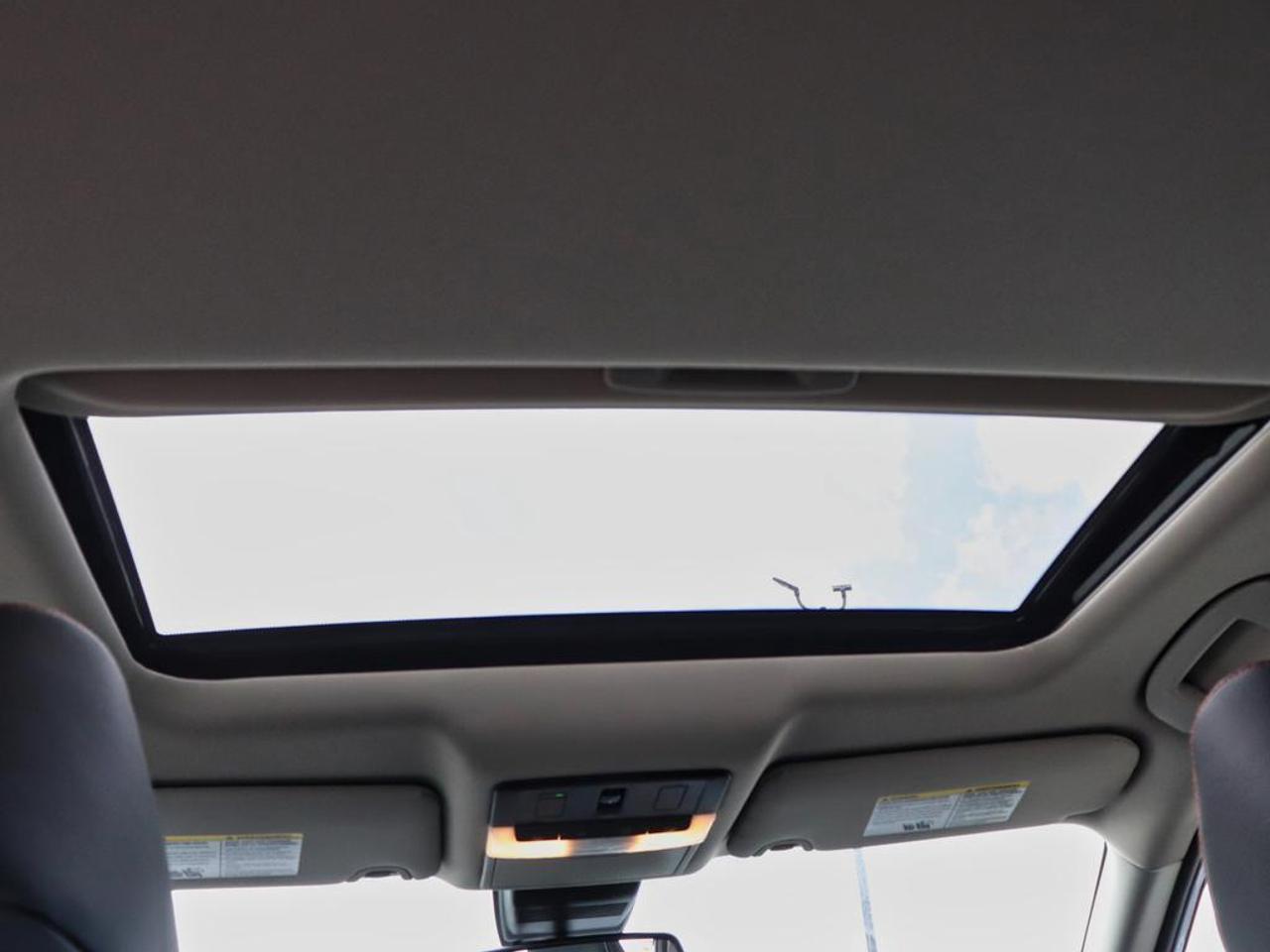 2025 Nissan Altima SR  PREMIUM PACKAGE, SUNROOF, AWD!! Photo