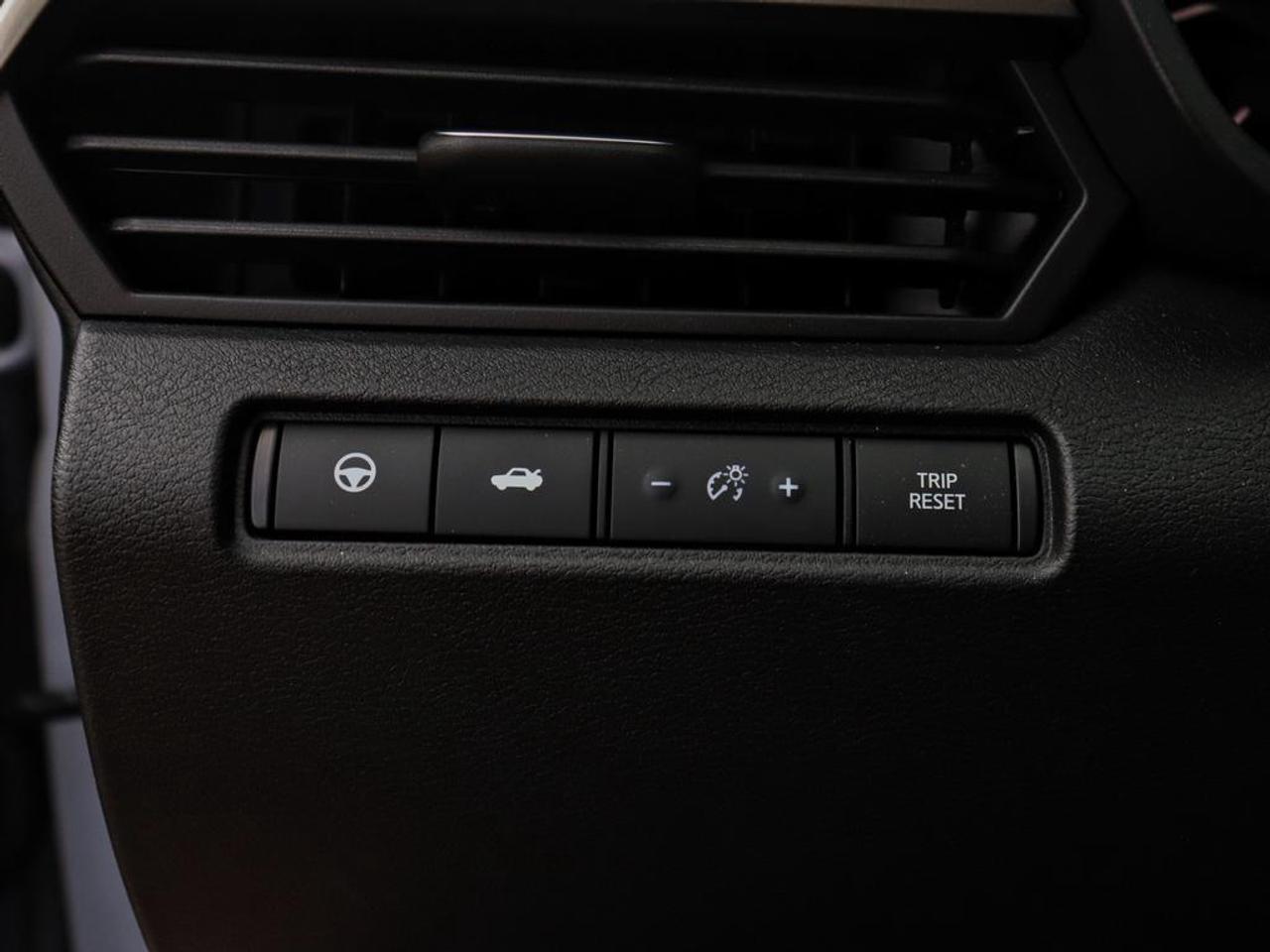 2025 Nissan Altima SR  PREMIUM PACKAGE, SUNROOF, AWD!! Photo