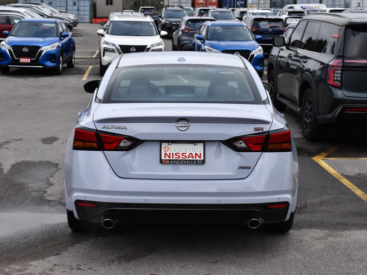 2025 Nissan Altima SR  PREMIUM PACKAGE, SUNROOF, AWD!! Photo
