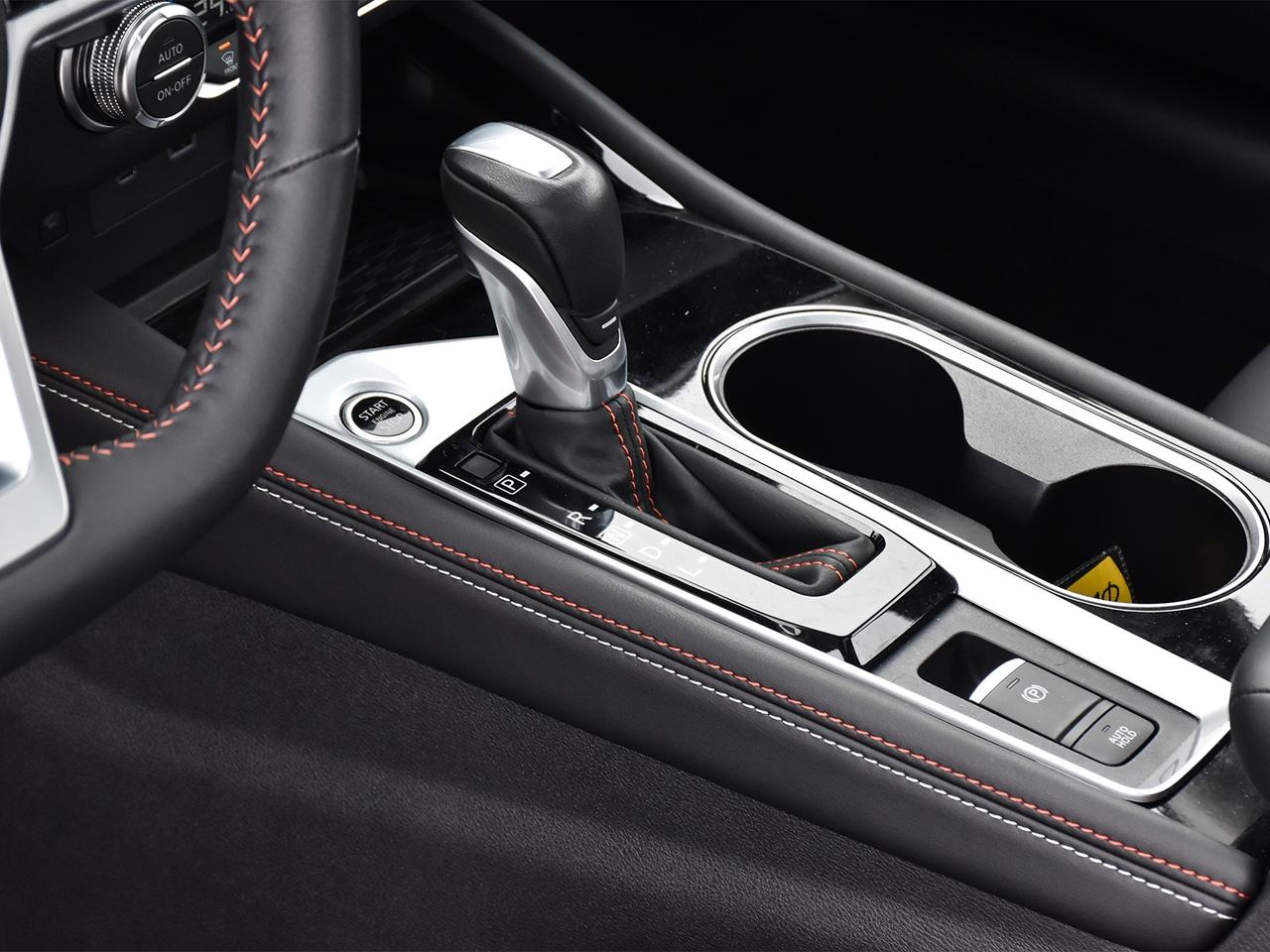 2025 Nissan Altima SR  PREMIUM PACKAGE, SUNROOF, AWD!! Photo
