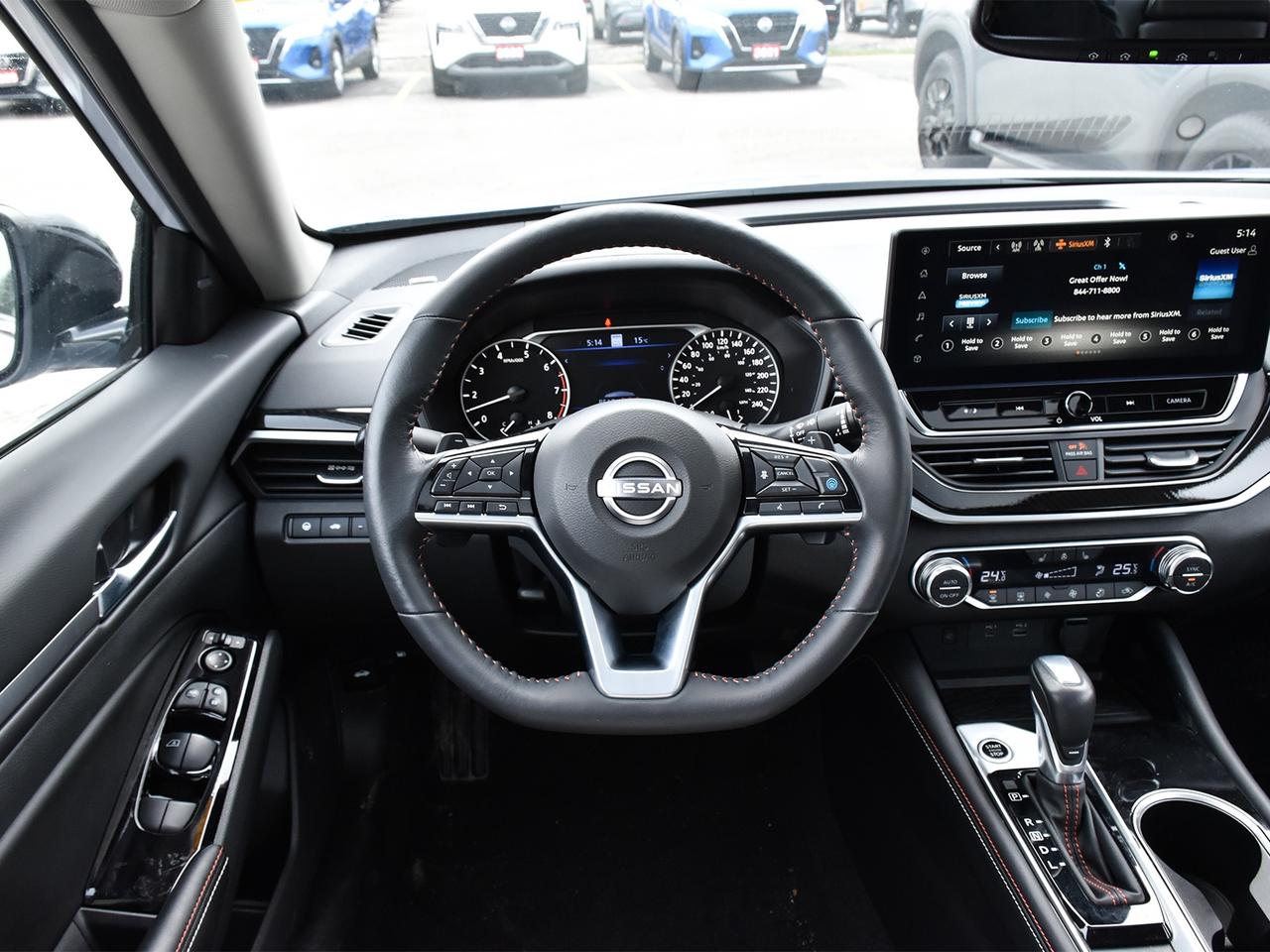 2025 Nissan Altima SR  PREMIUM PACKAGE, SUNROOF, AWD!! Photo