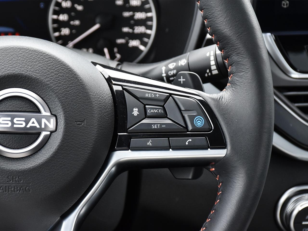 2025 Nissan Altima SR  PREMIUM PACKAGE, SUNROOF, AWD!! Photo