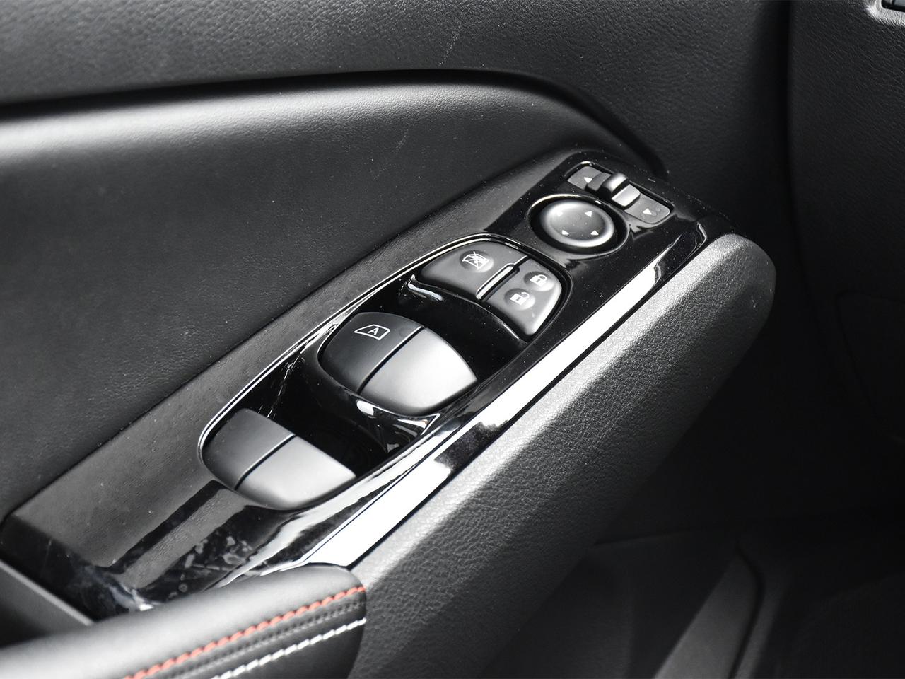 2025 Nissan Altima SR  PREMIUM PACKAGE, SUNROOF, AWD!! Photo