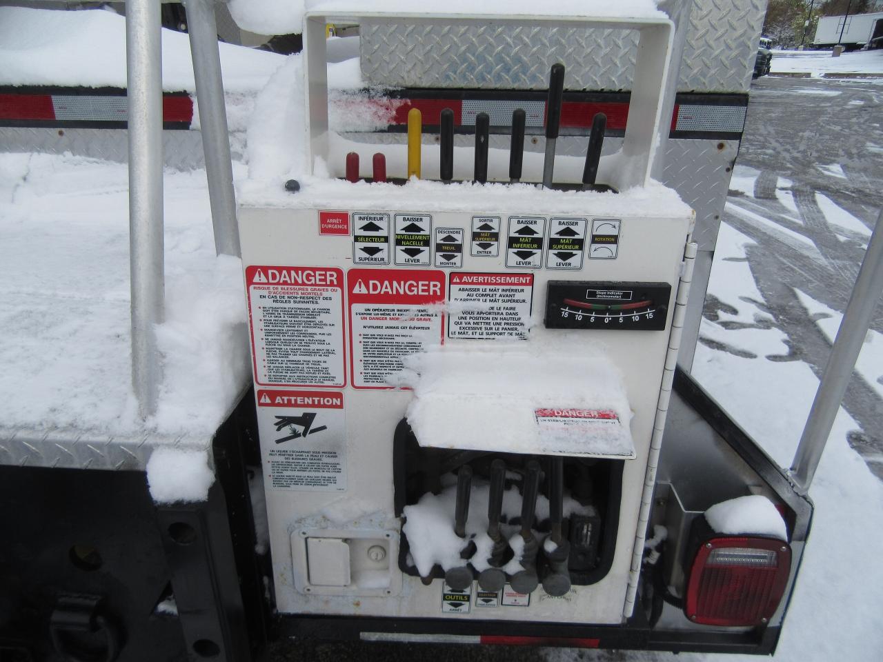 2016 Hino 338 TEREX HI-RANGER TL45 BUCKET TRUCK Photo4