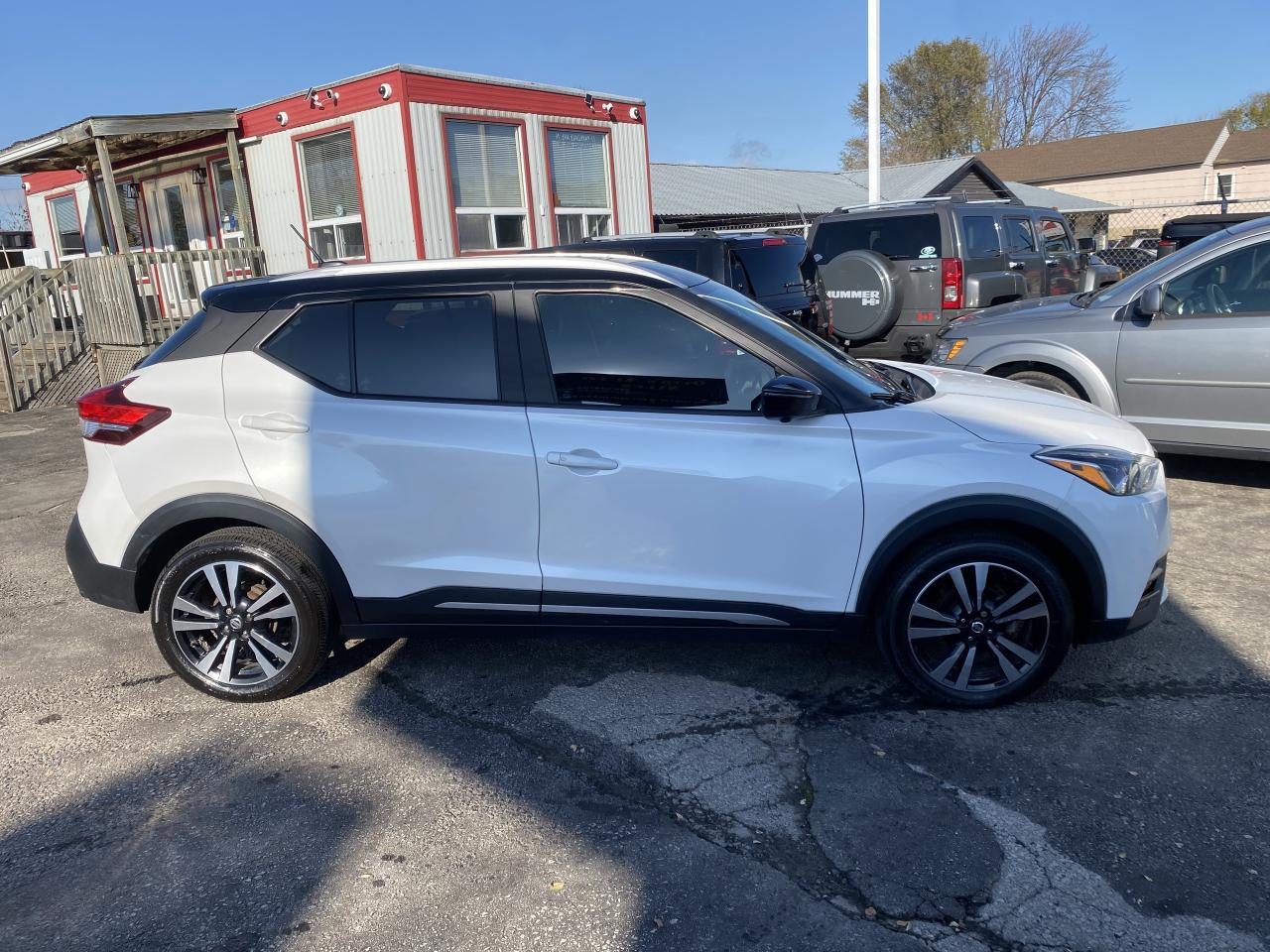 2019 Nissan Kicks SR FWD Photo