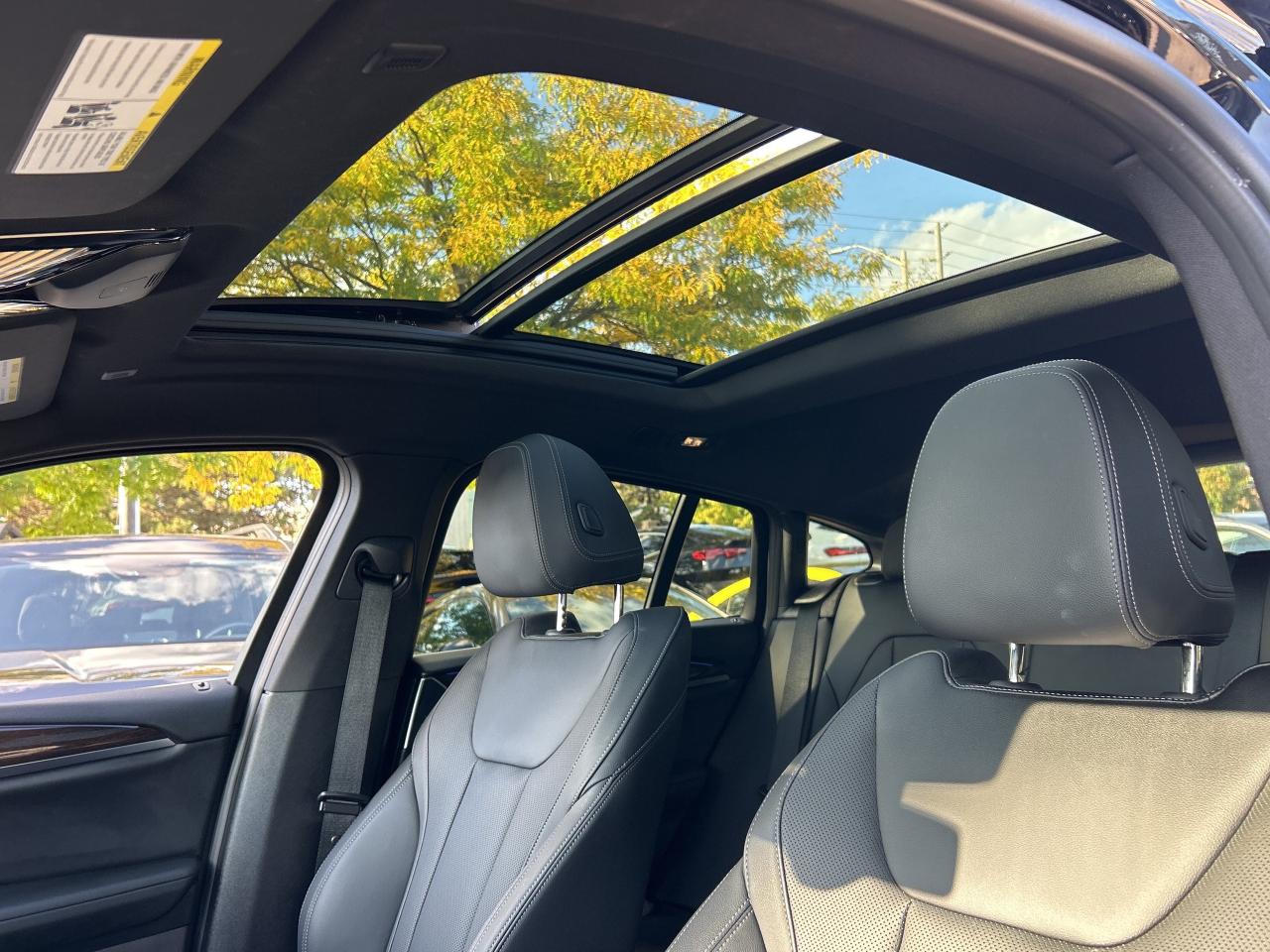 2025 BMW X4 HEADS UP DISPLAY,PANOROOF,CARPLAY,AMBIENT LIGHTING Photo2