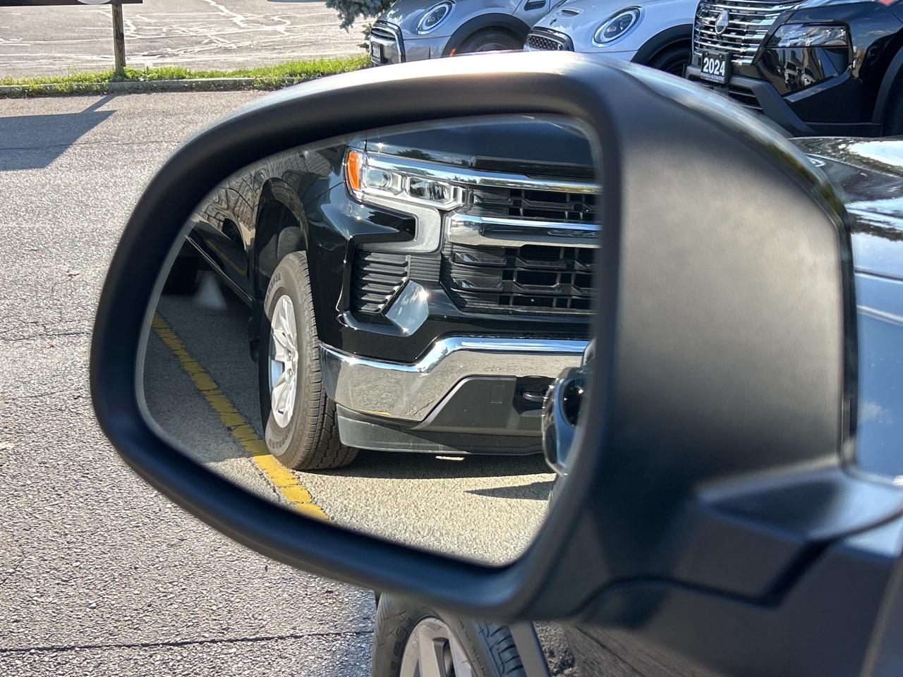 2025 BMW X4 HEADS UP DISPLAY,PANOROOF,CARPLAY,AMBIENT LIGHTING Photo