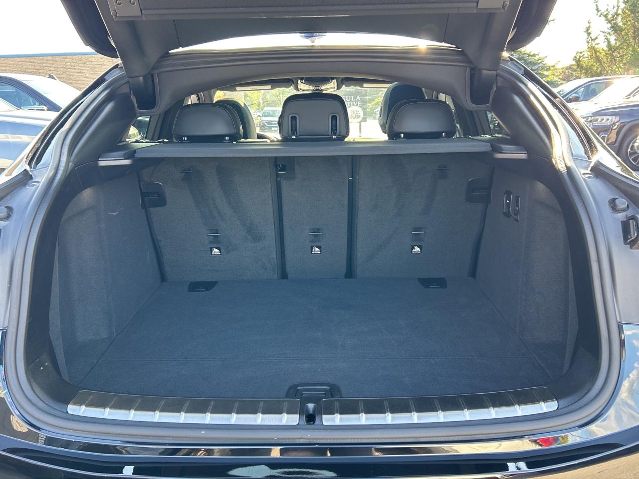 2025 BMW X4 HEADS UP DISPLAY,PANOROOF,CARPLAY,AMBIENT LIGHTING Photo