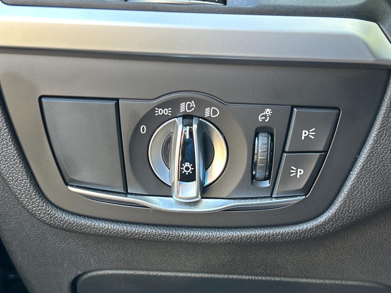 2025 BMW X4 HEADS UP DISPLAY,PANOROOF,CARPLAY,AMBIENT LIGHTING Photo