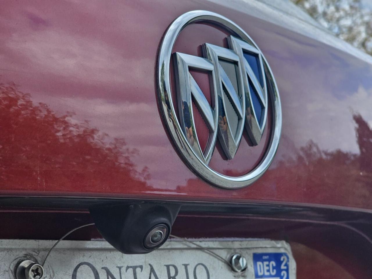 2022 Buick Envision Essence All-Wheel Drive Automatic Photo2