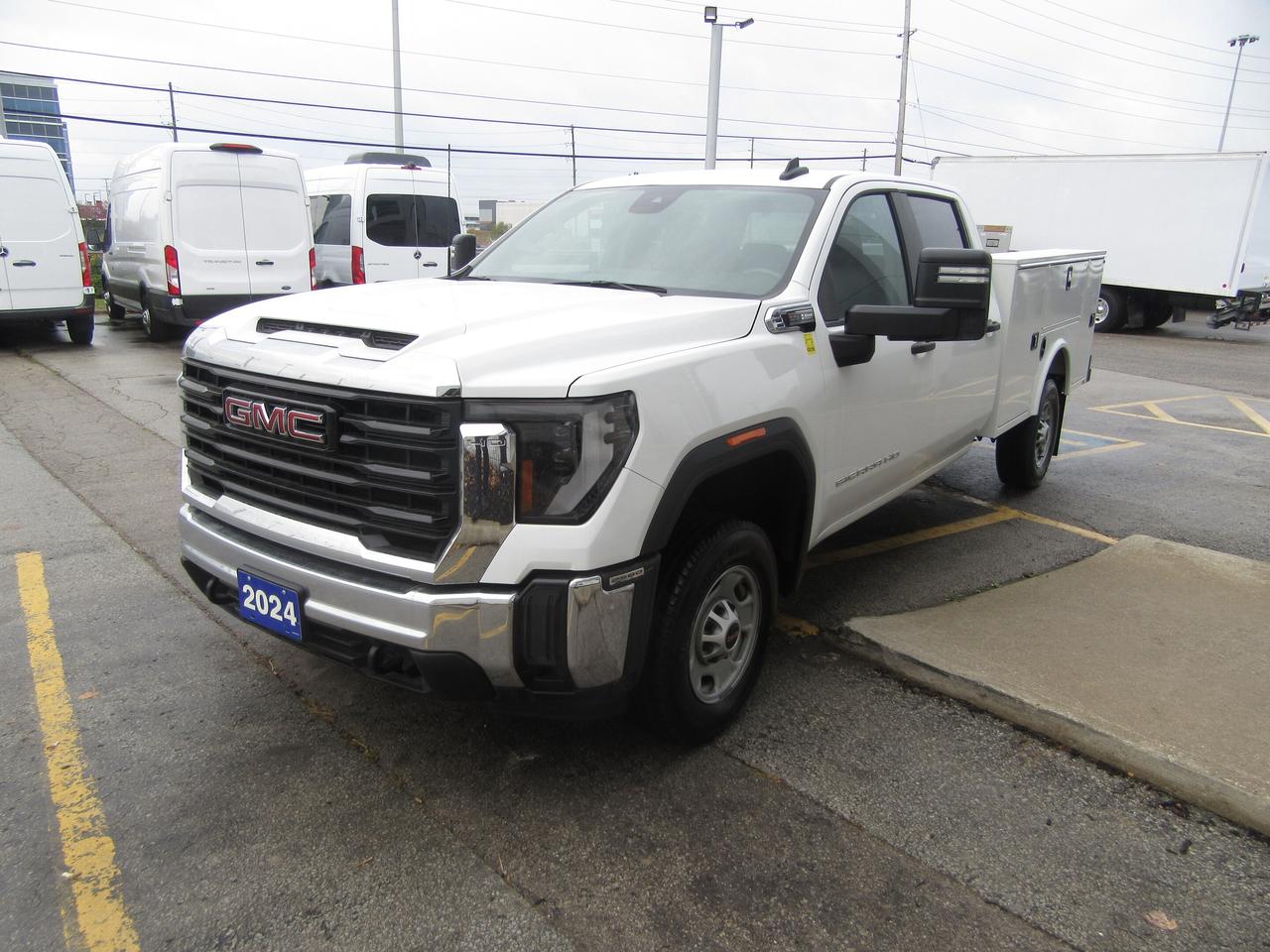 2024 GMC 2500 HD CREW CAB 4X4 NEW SERVICE UTILITY BODY Photo